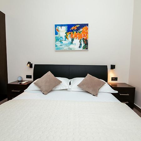 City Harbour Deluxe Suites Zadar Room photo