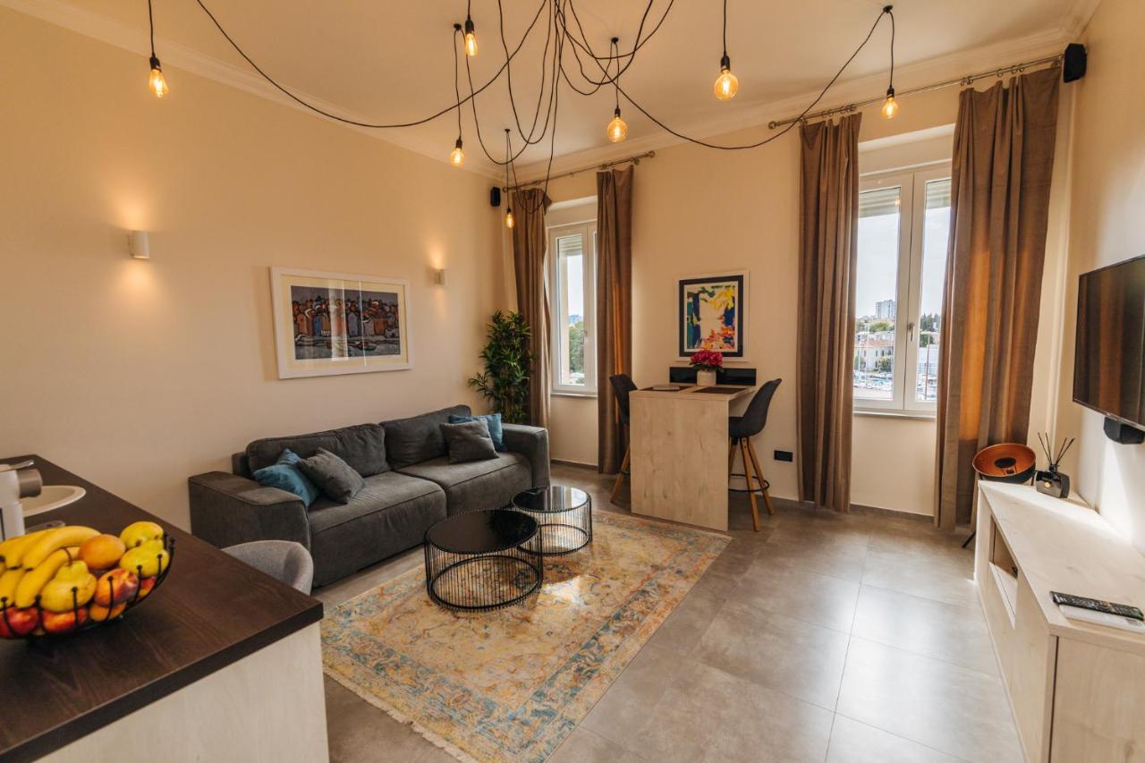 City Harbour Deluxe Suites Zadar Exterior photo
