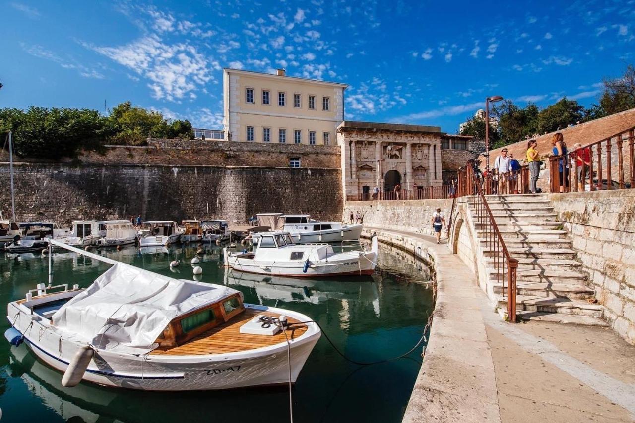 City Harbour Deluxe Suites Zadar Exterior photo