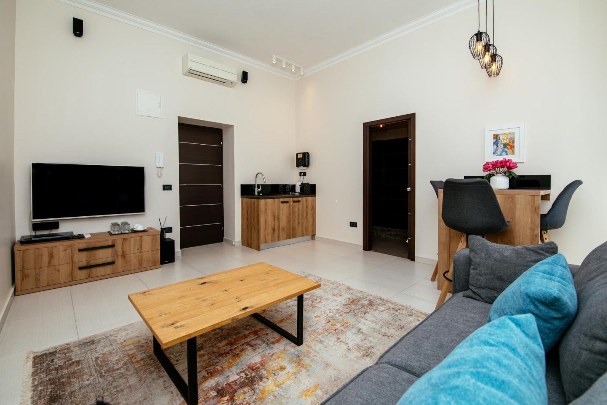 City Harbour Deluxe Suites Zadar Room photo