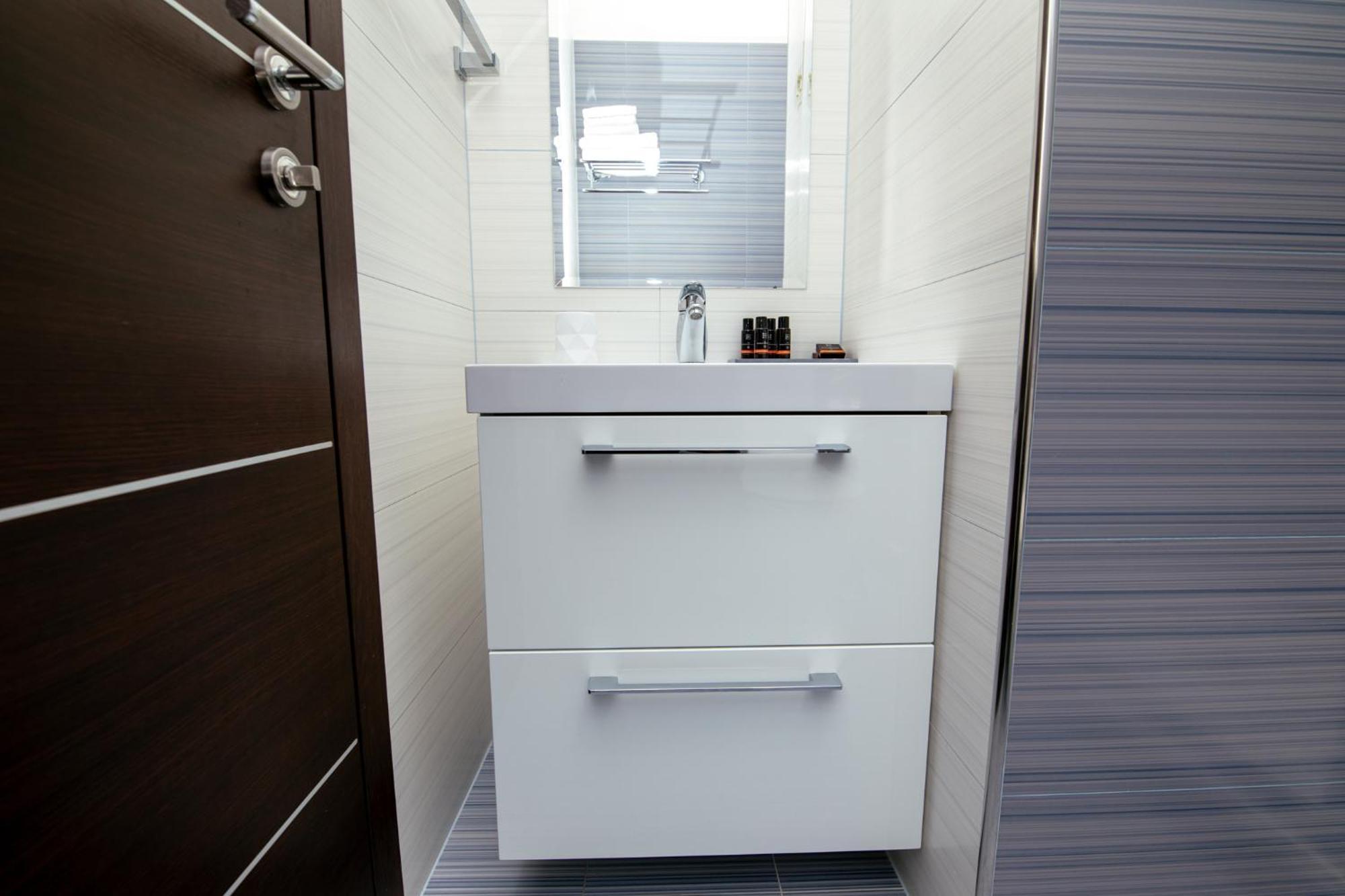 City Harbour Deluxe Suites Zadar Room photo