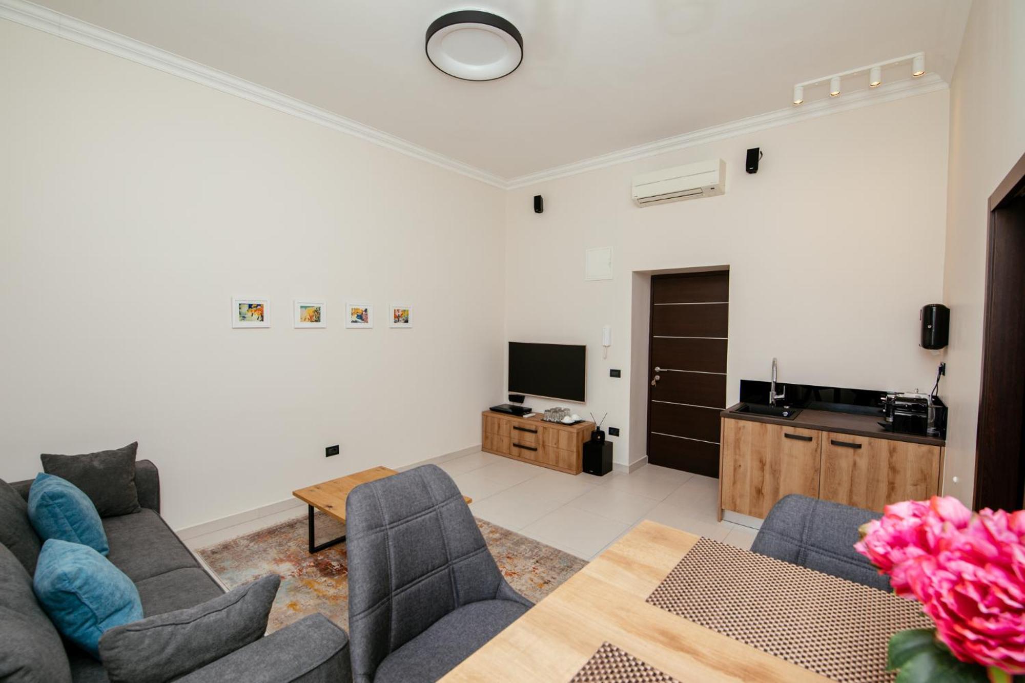 City Harbour Deluxe Suites Zadar Room photo
