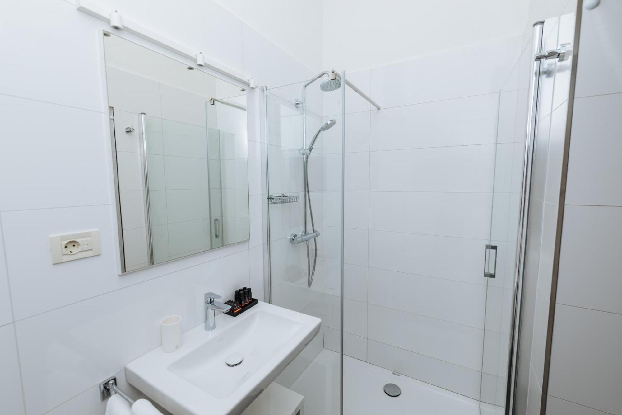 City Harbour Deluxe Suites Zadar Room photo