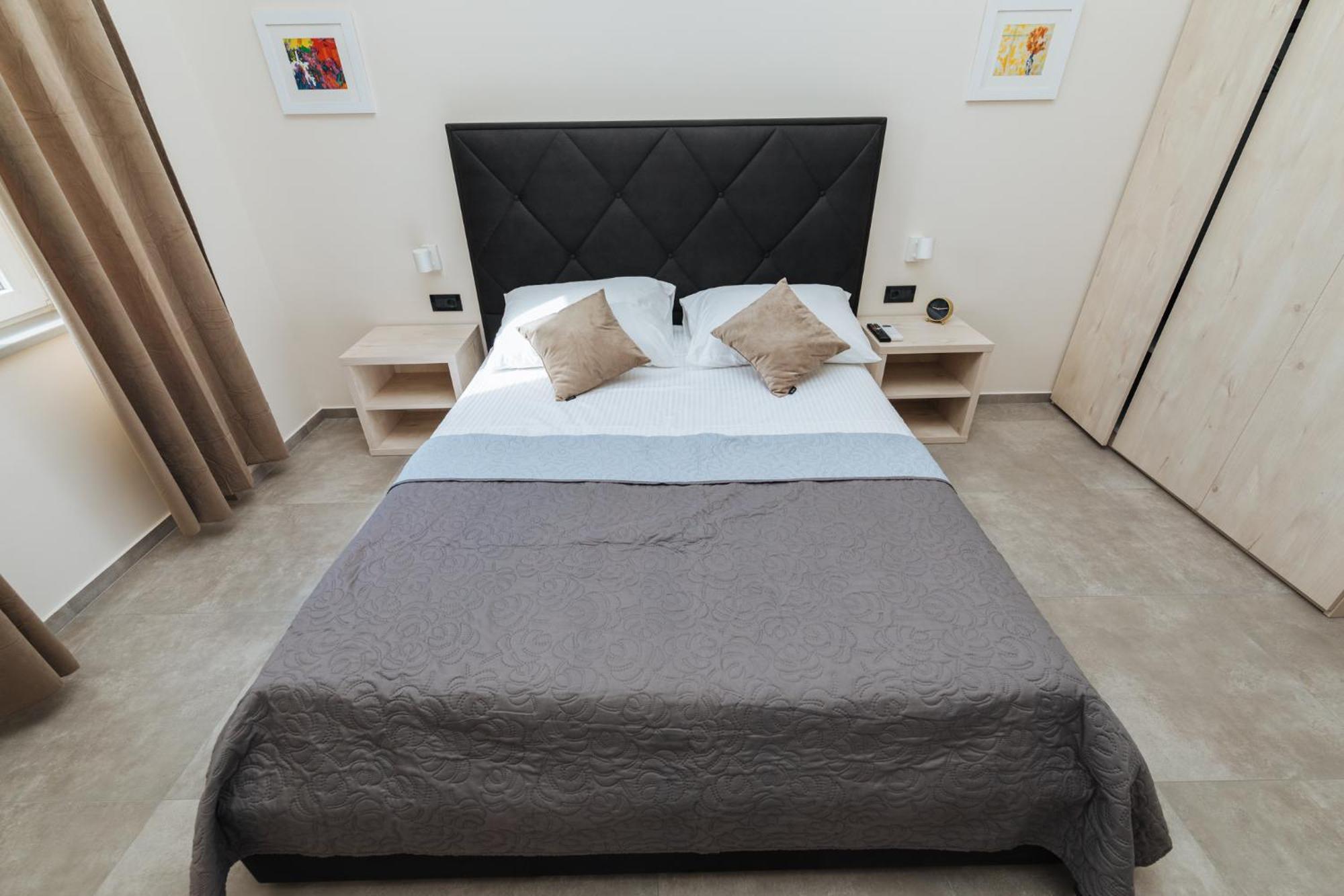 City Harbour Deluxe Suites Zadar Room photo