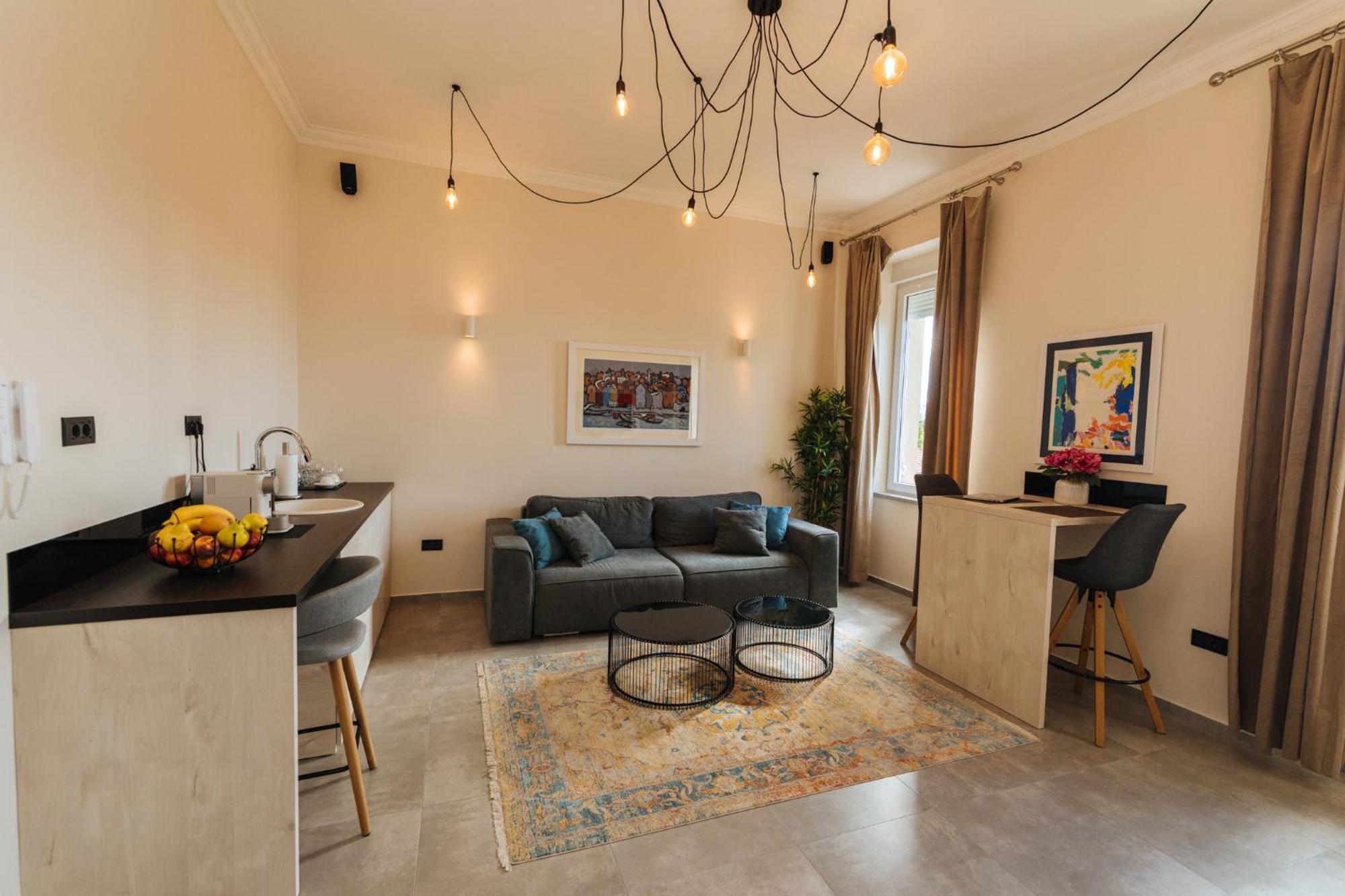 City Harbour Deluxe Suites Zadar Room photo
